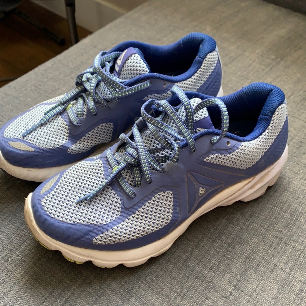Reebok Running Shoe size 6